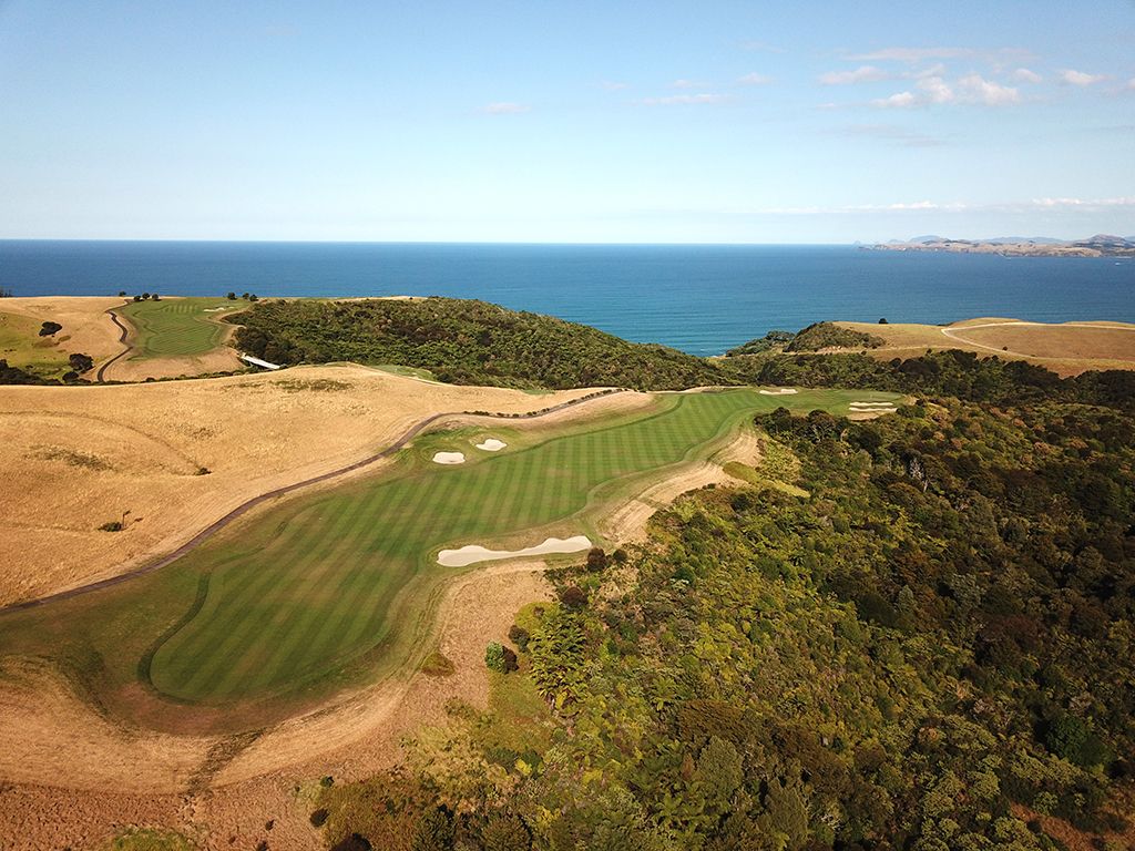 4th Hole at Kauri Cliffs Golf Course (558 Yard Par 5)